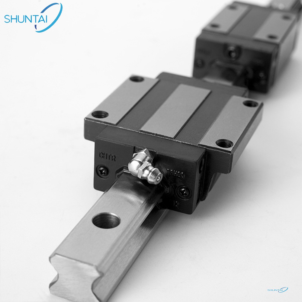 Quels sont les types courants de rails de guidage utilisés dans les machines-outils CNC ?